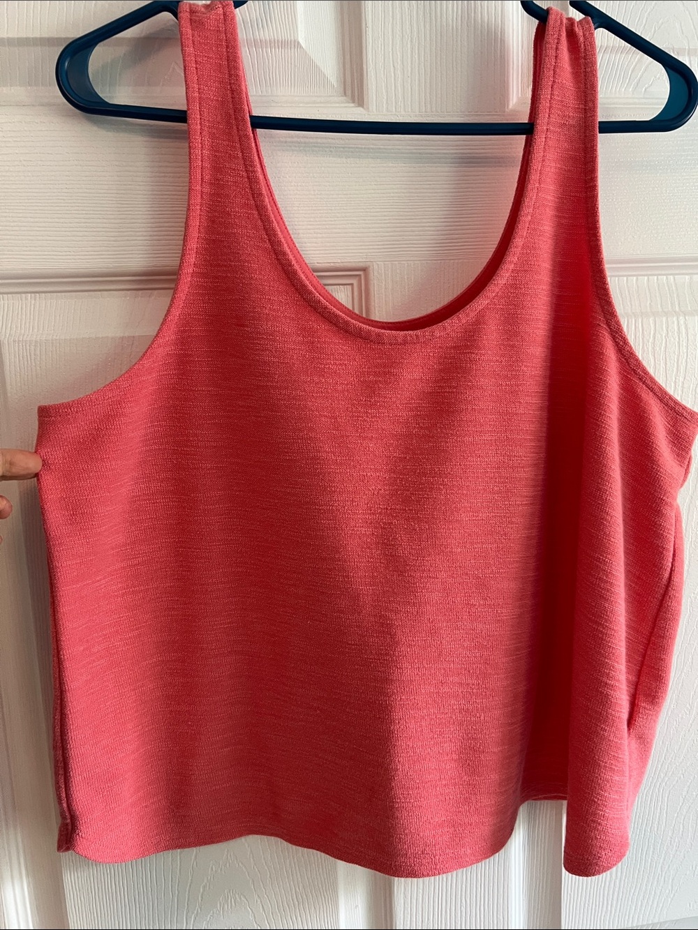 Women's Sleeveless Scoop Tank in gorgeous Coral size Large